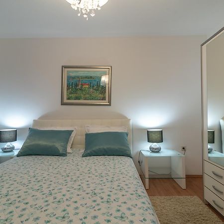Apartments Maria Trogir Eksteriør billede