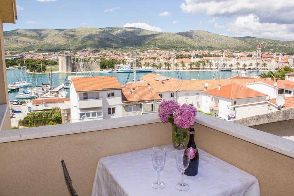Apartments Maria Trogir Eksteriør billede