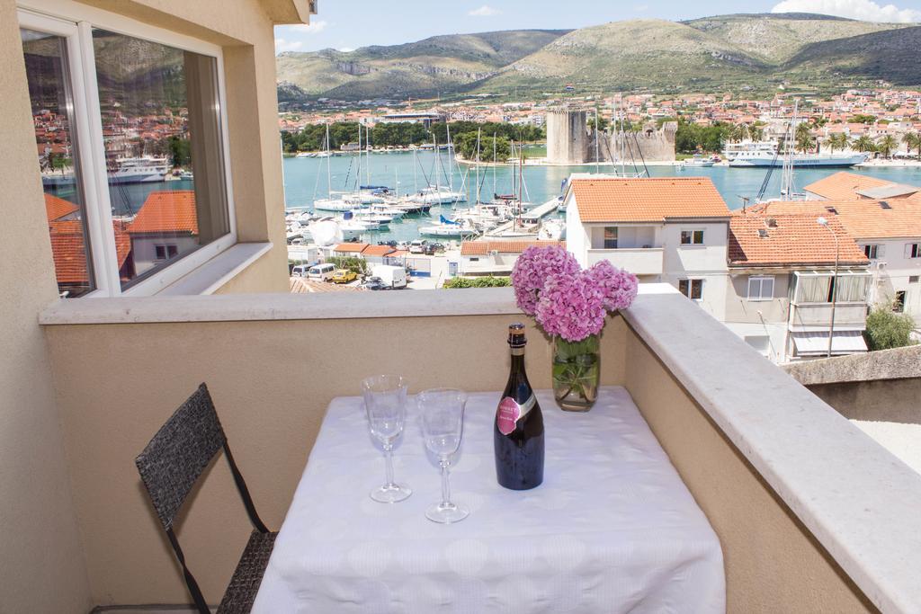 Apartments Maria Trogir Eksteriør billede