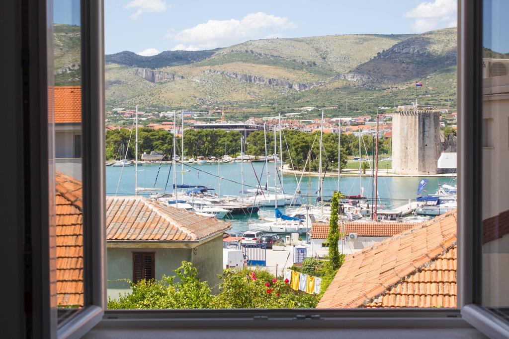 Apartments Maria Trogir Eksteriør billede