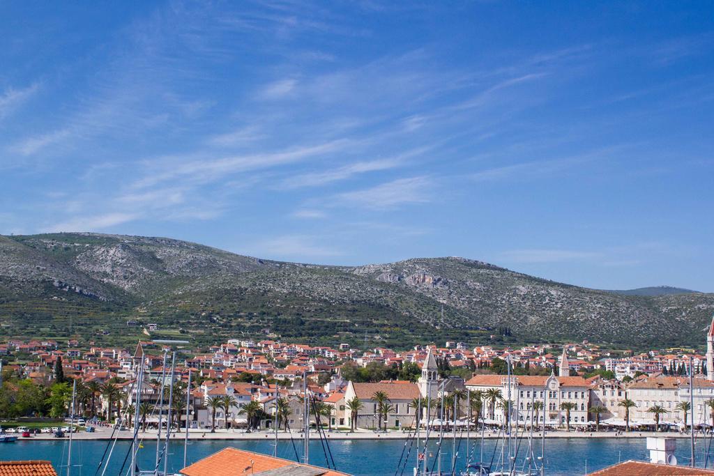 Apartments Maria Trogir Eksteriør billede