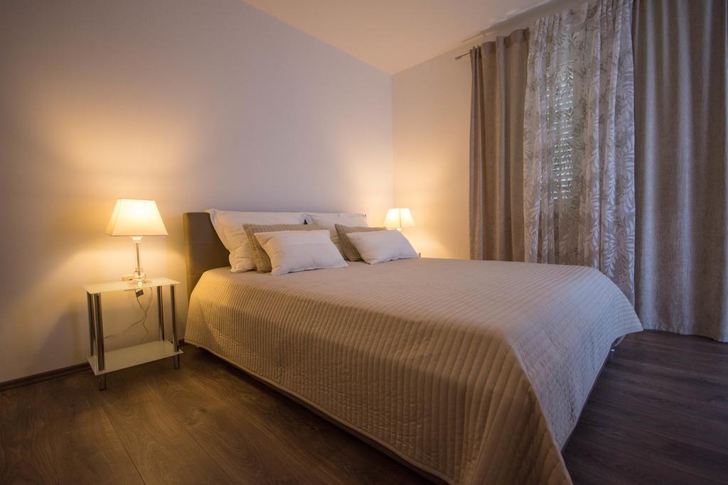 Apartments Maria Trogir Eksteriør billede